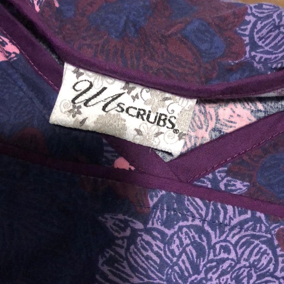 SCRUB TOP - Picture 2 of 3